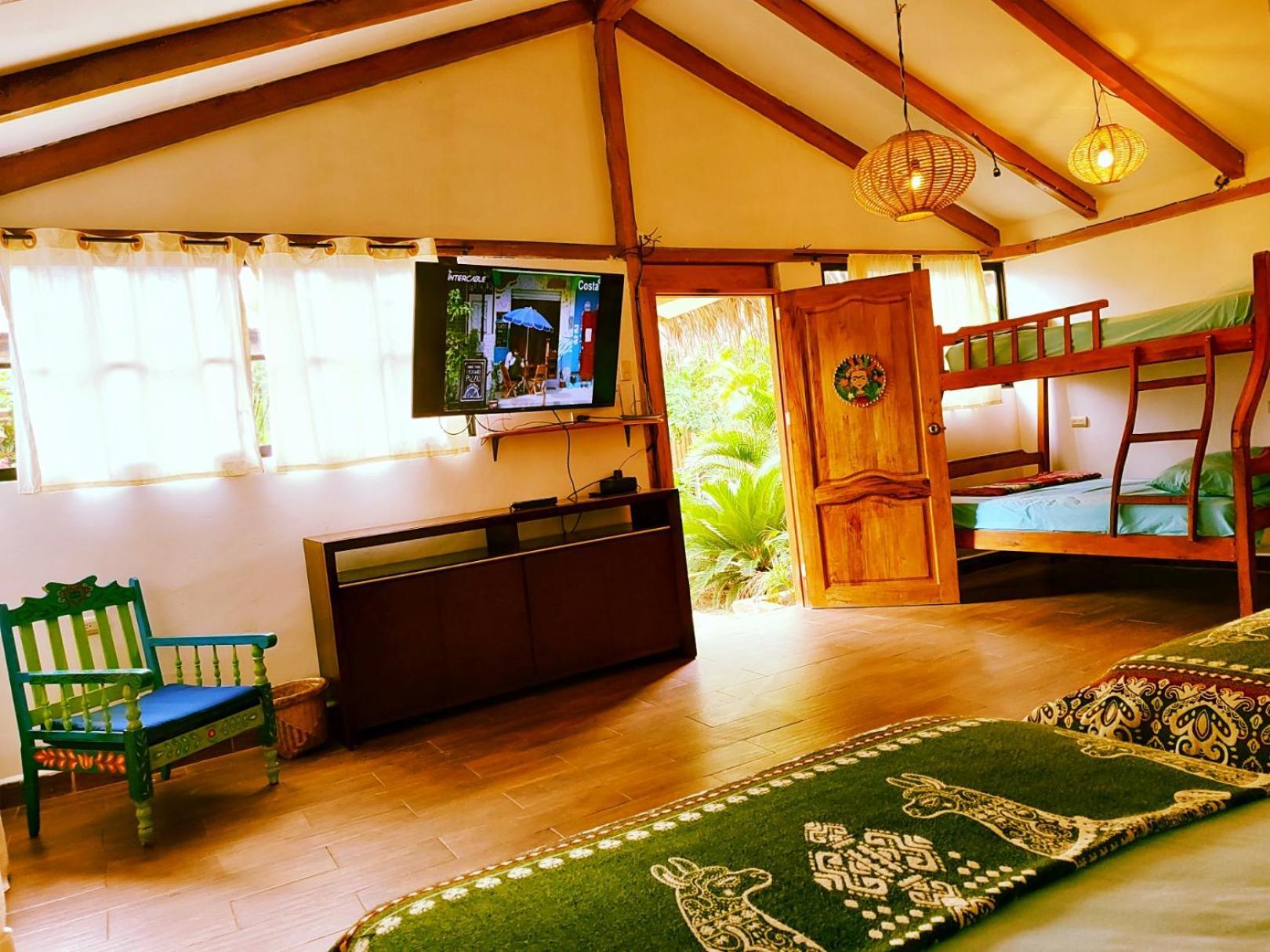 Cafe Madame Otel Puerto López Dış mekan fotoğraf
