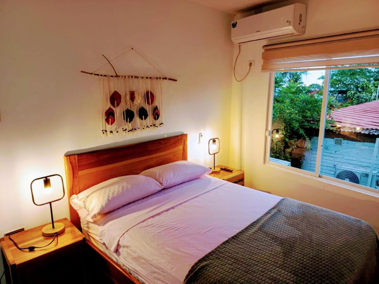 Cafe Madame Otel Puerto López Dış mekan fotoğraf