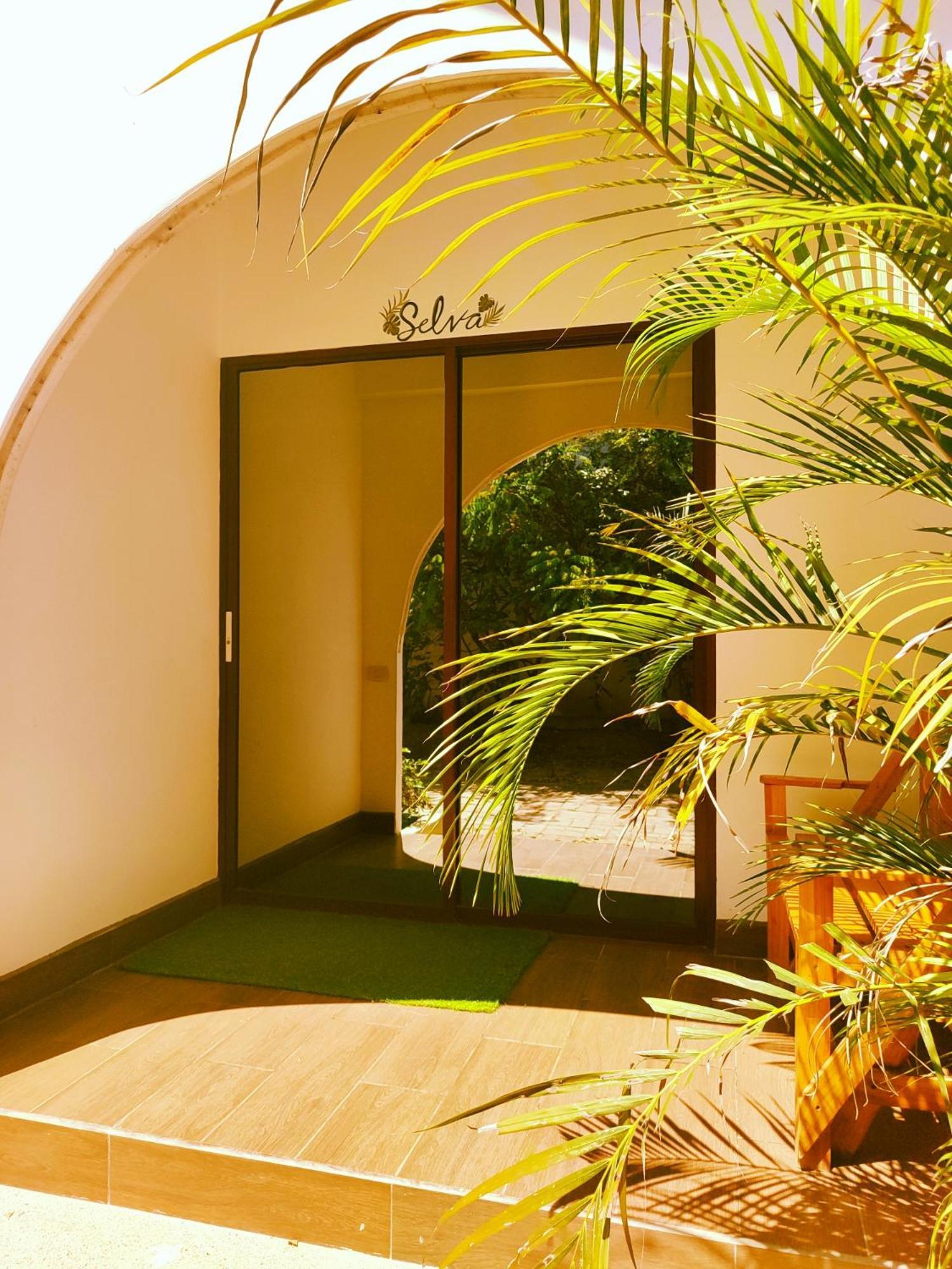 Cafe Madame Otel Puerto López Dış mekan fotoğraf